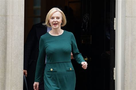 uk pm liz truss resigns